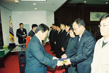 2003⵵ 