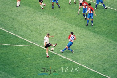 2002 Ͽ  VS Ķ 16