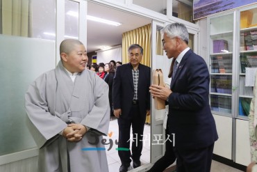 서귀포 불교문화원 연꽃합창단 격려